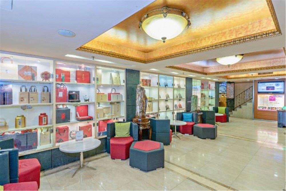Royal Garden Hotel Guangzhou Exterior photo