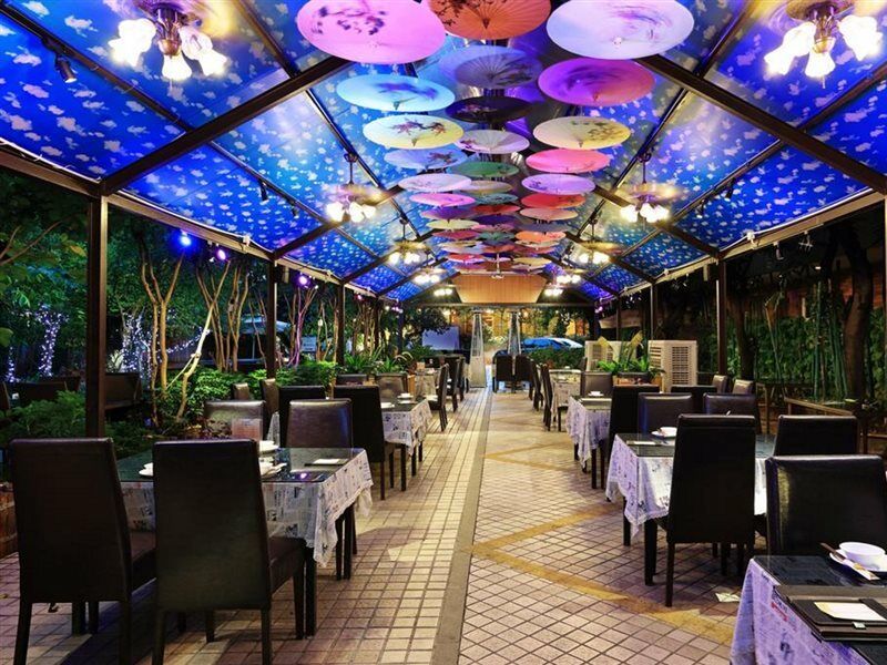 Royal Garden Hotel Guangzhou Exterior photo